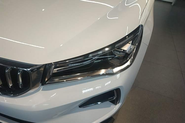 Used Geely Auto Emgrand 2026 Model 4th Generation 4 Millionth Anniversary Edition 1.5L CVT Overdrive Edition Left Front Headlight