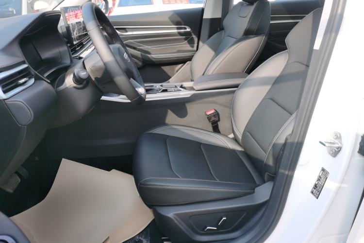 Used Geely Auto Emgrand 2026 Model 4th Generation 4 Millionth Anniversary Edition 1.5L CVT Feiyue Edition Left Front Seat