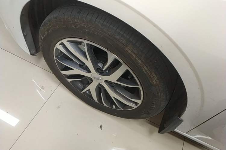 Used Geely Auto Emgrand 2026 Model 4th Generation 4 Millionth Anniversary Edition 1.5L CVT Overdrive Edition Left Front Wheel Hub