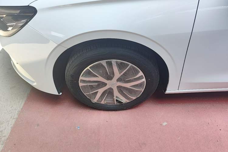 Used Geely Auto Emgrand 2026 Model 4th Generation 4 Millionth Anniversary Edition 1.5L CVT Overdrive Edition Left Front Wheel Hub