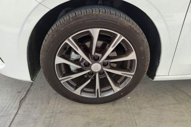 Used Geely Auto Emgrand 2026 Model 4th Generation 4 Millionth Anniversary Edition 1.5L CVT Feiyue Edition Left Front Wheel Hub