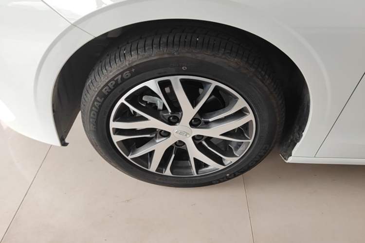 Used Geely Auto Emgrand 2026 Model 4th Generation 4 Millionth Anniversary Edition 1.5L CVT Overdrive Edition Left Front Wheel Hub