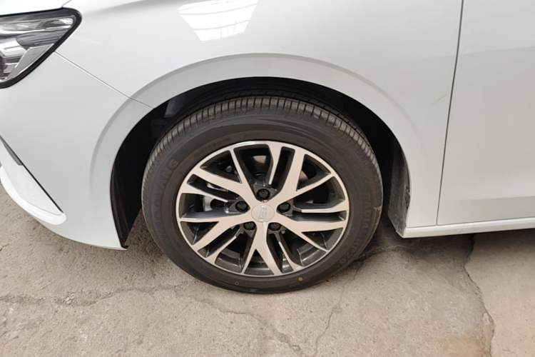 Used Geely Auto Emgrand 2026 Model 4th Generation 4 Millionth Anniversary Edition 1.5L CVT Overdrive Edition Left Front Wheel Hub