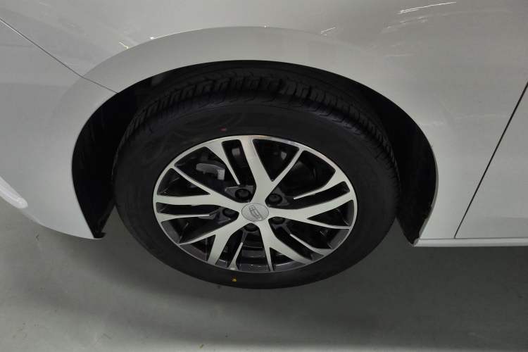 Used Geely Auto Emgrand 2026 Model 4th Generation 4 Millionth Anniversary Edition 1.5L CVT Overdrive Edition Left Front Wheel Hub