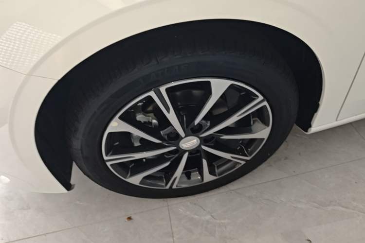 Used Geely Auto Emgrand 2026 Model 4th Generation 4 Millionth Anniversary Edition 1.5L CVT Feiyue Edition Left Front Wheel Hub