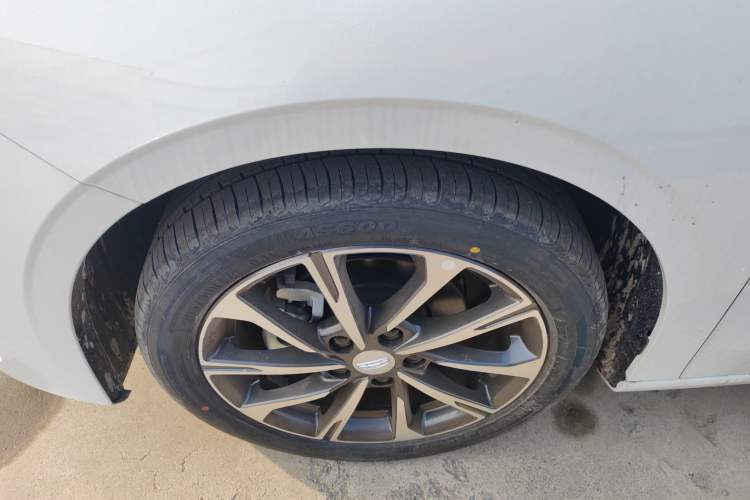 Used Geely Auto Emgrand 2026 Model 4th Generation 4 Millionth Anniversary Edition 1.5L CVT Feiyue Edition Left Front Wheel Hub
