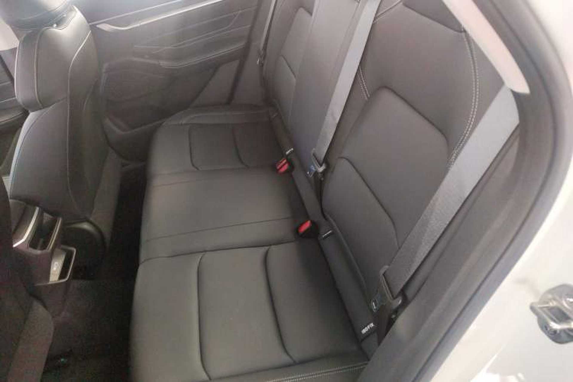 Used Geely Auto Emgrand 2026 Model 4th Generation 4 Millionth Anniversary Edition 1.5L Manual Overdrive Edition Left Rear Seat