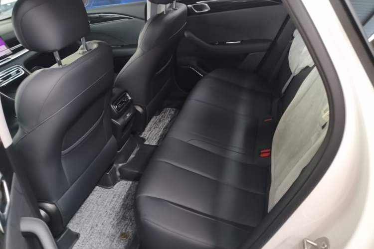Used Geely Auto Emgrand 2026 Model 5th Generation 1.5T DCT Prestige Edition Left Rear Seat