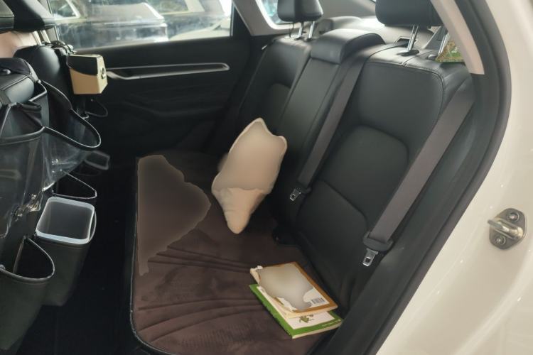 Used Geely Auto Emgrand 2026 Model 4th Generation 4 Millionth Anniversary Edition 1.5L CVT Feiyue Edition Left Rear Seat