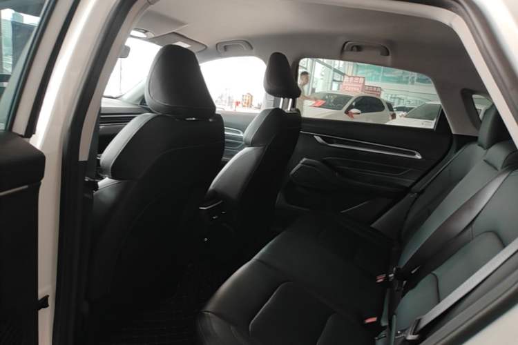 Used Geely Auto Emgrand 2026 Model 4th Generation 4 Millionth Anniversary Edition 1.5L CVT Overdrive Edition Left Rear Seat