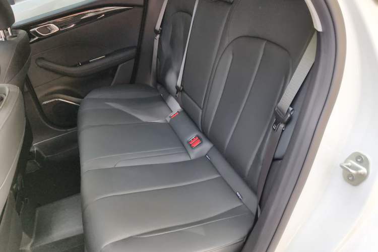 Used Geely Auto Emgrand 2026 Model 5th Generation 1.5T DCT Prestige Edition Left Rear Seat