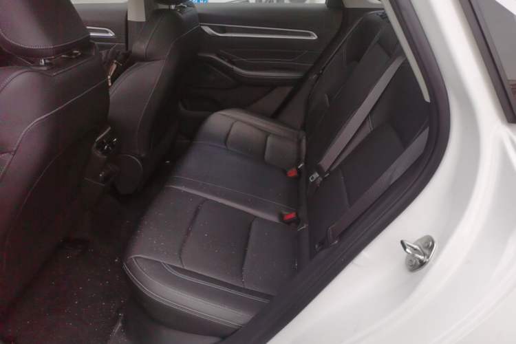 Used Geely Auto Emgrand 2026 Model 4th Generation 4 Millionth Anniversary Edition 1.5L CVT Feiyue Edition Left Rear Seat