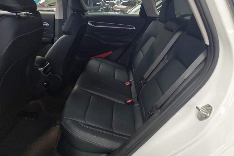 Used Geely Auto Emgrand 2026 Model 4th Generation 4 Millionth Anniversary Edition 1.5L Manual Overdrive Edition Left Rear Seat