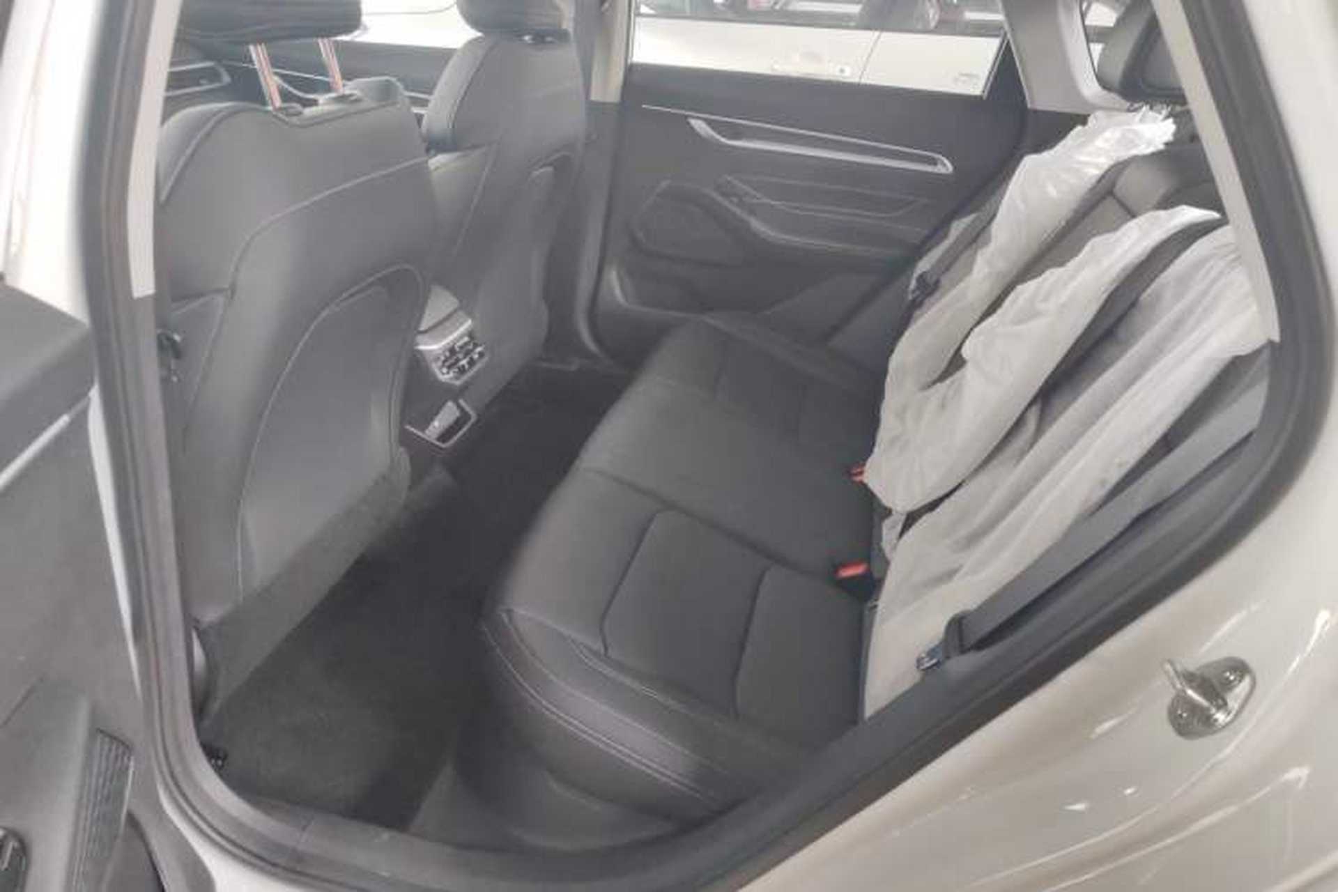 Used Geely Auto Emgrand 2026 Model 4th Generation 4 Millionth Anniversary Edition 1.5L CVT Feiyue Edition Left Rear Seat
