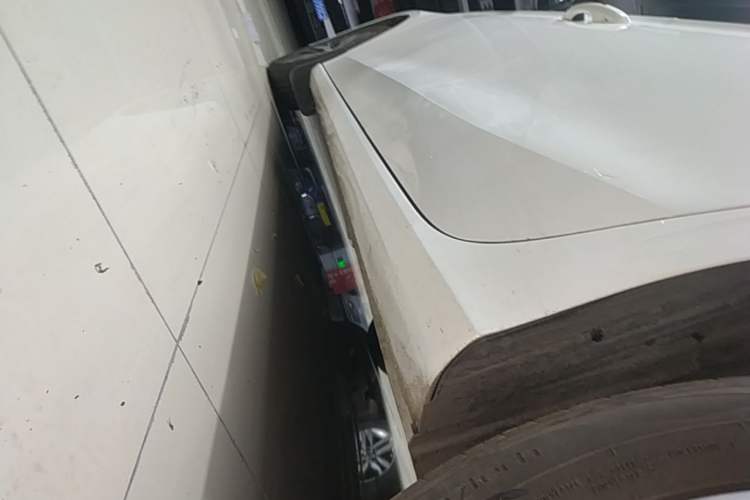 Used Geely Auto Emgrand 2026 Model 4th Generation 4 Millionth Anniversary Edition 1.5L CVT Overdrive Edition Left Side Sill