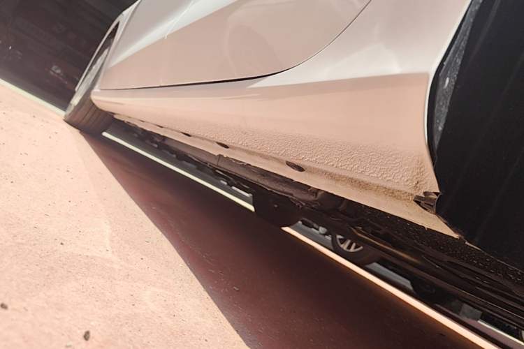 Used Geely Auto Emgrand 2026 Model 4th Generation 4 Millionth Anniversary Edition 1.5L CVT Overdrive Edition Left Side Sill