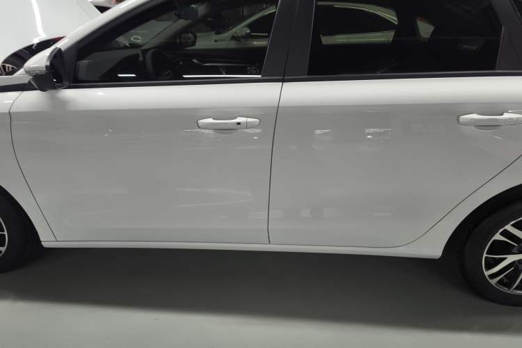 Used Geely Auto Emgrand 2026 Model 4th Generation 4 Millionth Anniversary Edition 1.5L CVT Overdrive Edition Left Side Sill