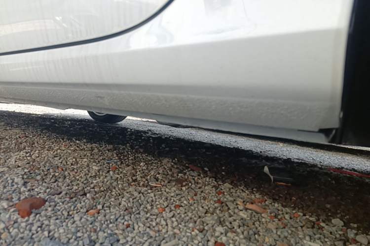 Used Geely Auto Emgrand 2026 Model 4th Generation 4 Millionth Anniversary Edition 1.5L CVT Feiyue Edition Left Side Sill