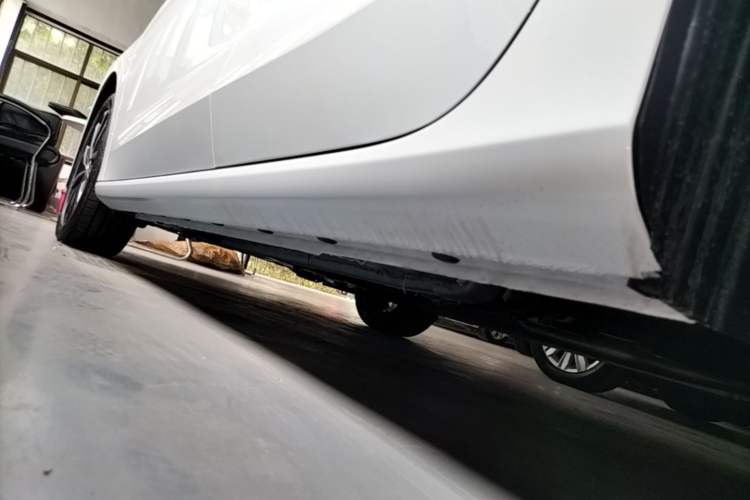 Used Geely Auto Emgrand 2026 Model 4th Generation 4 Millionth Anniversary Edition 1.5L CVT Feiyue Edition Left Side Sill
