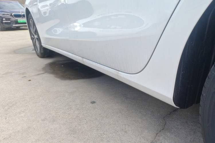 Used Geely Auto Emgrand 2026 Model 4th Generation 4 Millionth Anniversary Edition 1.5L CVT Feiyue Edition Left Side Sill