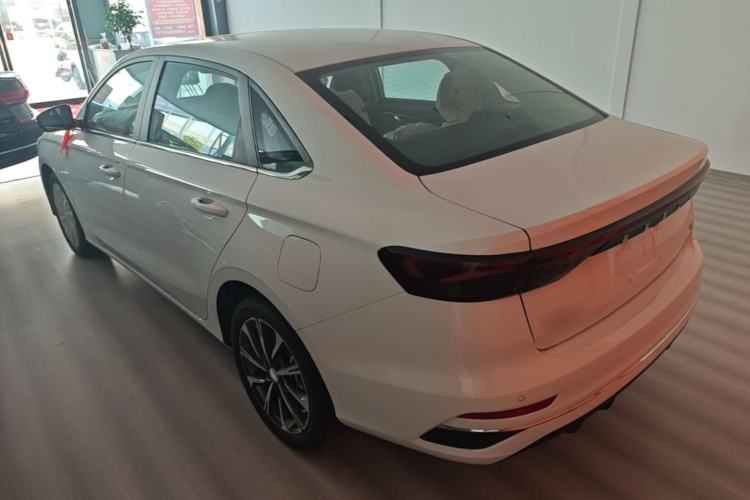 Used Geely Auto Emgrand 2026 Model 4th Generation 4 Millionth Anniversary Edition 1.5L CVT Feiyue Edition Rear Left 45 Deg