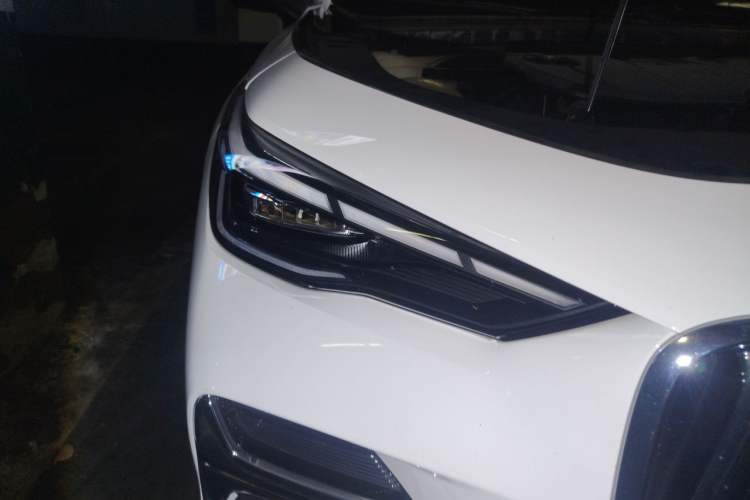 Used Geely Auto Emgrand 2026 Model 5th Generation 1.5T DCT Flagship Edition Right Front Headlight