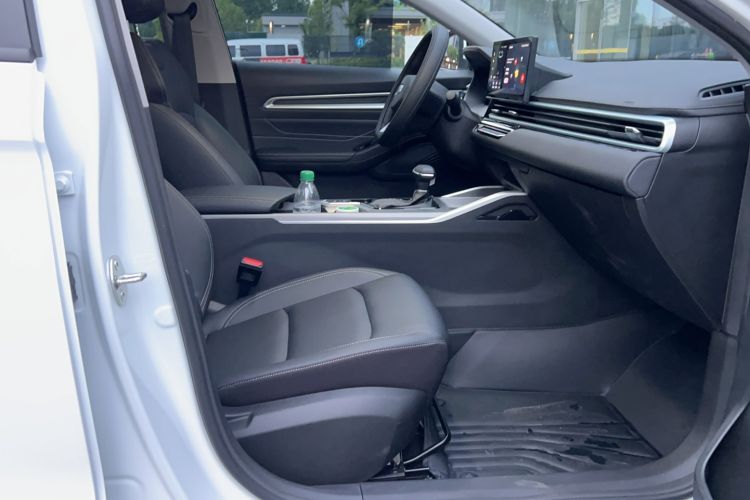 Used Geely Auto Emgrand 2026 Model 4th Generation 4 Millionth Anniversary Edition 1.5L CVT Overdrive Edition Right Front Seat