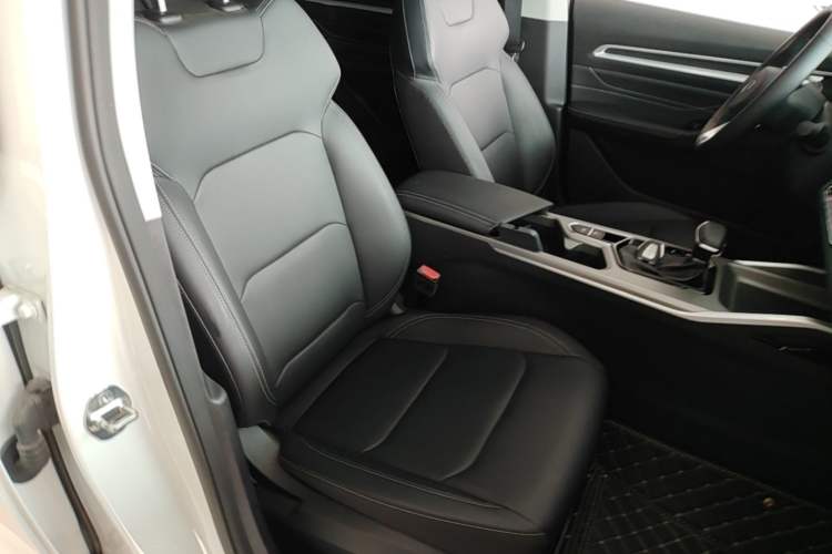 Used Geely Auto Emgrand 2026 Model 4th Generation 4 Millionth Anniversary Edition 1.5L CVT Overdrive Edition Right Front Seat