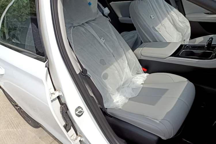 Used Geely Auto Emgrand 2026 Model 5th Generation 1.5T DCT Prestige Edition Right Front Seat
