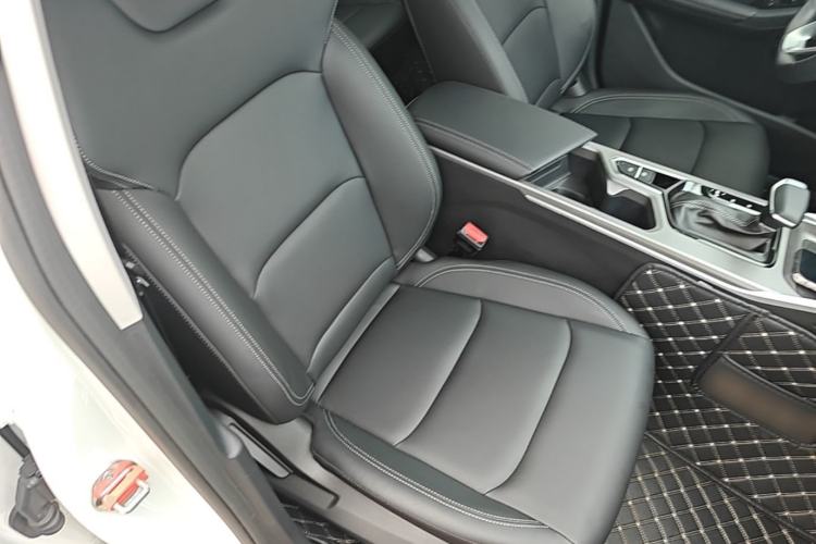 Used Geely Auto Emgrand 2026 Model 4th Generation 4 Millionth Anniversary Model 1.5L CVT Starry Edition Right Front Seat