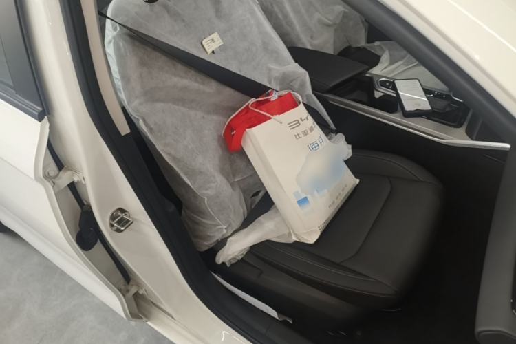 Used Geely Auto Emgrand 2026 Model 4th Generation 4 Millionth Anniversary Edition 1.5L CVT Overdrive Edition Right Front Seat