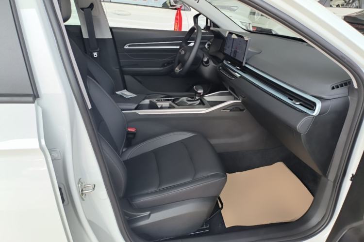 Used Geely Auto Emgrand 2026 Model 4th Generation 4 Millionth Anniversary Edition 1.5L CVT Overdrive Edition Right Front Seat