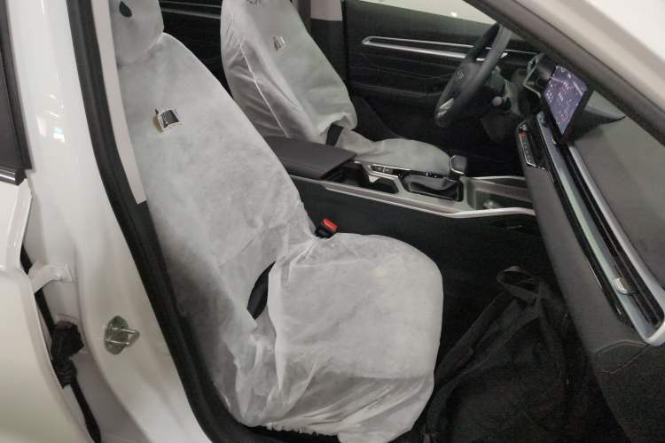 Used Geely Auto Emgrand 2026 Model 4th Generation 4 Millionth Anniversary Edition 1.5L CVT Feiyue Edition Right Front Seat