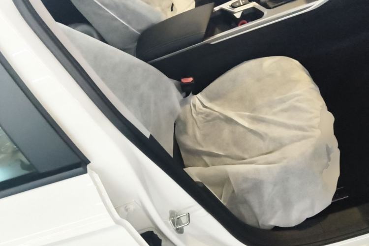Used Geely Auto Emgrand 2026 Model 4th Generation 4 Millionth Anniversary Edition 1.5L CVT Overdrive Edition Right Front Seat