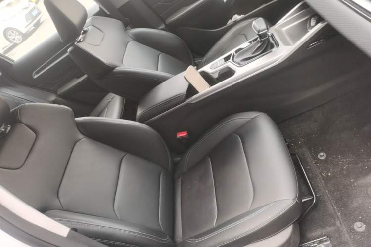 Used Geely Auto Emgrand 2026 Model 4th Generation 4 Millionth Anniversary Edition 1.5L CVT Feiyue Edition Right Front Seat