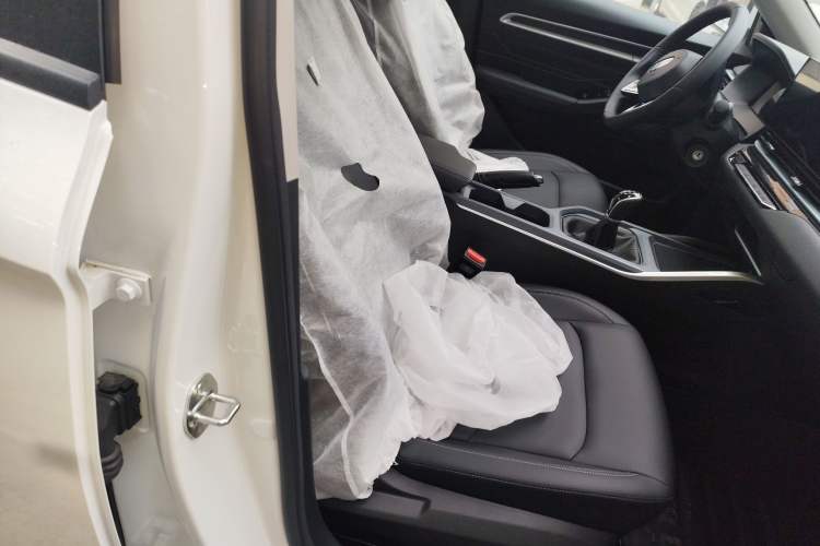 Used Geely Auto Emgrand 2026 Model 4th Generation 4 Millionth Anniversary Edition 1.5L Manual Overdrive Edition Right Front Seat