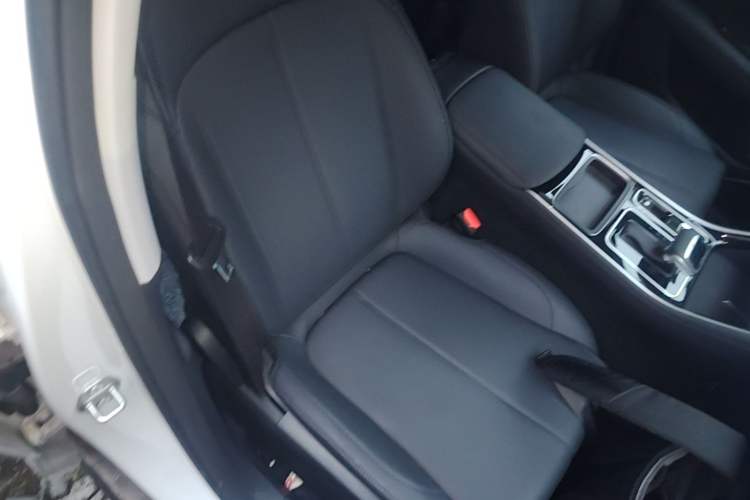 Used Geely Auto Emgrand 2026 Model 5th Generation 1.5L CVT Luxury Edition Right Front Seat