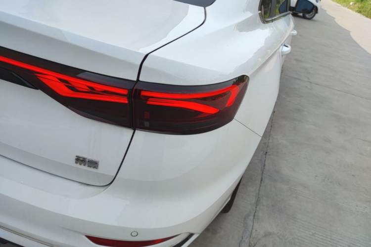 Used Geely Auto Emgrand 2026 Model 4th Generation 4 Millionth Anniversary Edition 1.5L CVT Feiyue Edition Right Rear Taillight