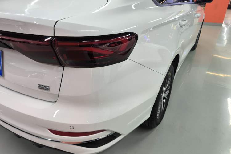 Used Geely Auto Emgrand 2026 Model 4th Generation 4 Millionth Anniversary Edition 1.5L CVT Overdrive Edition Right Rear Taillight