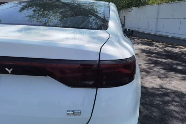 Used Geely Auto Emgrand 2026 Model 4th Generation 4 Millionth Anniversary Edition 1.5L CVT Overdrive Edition Right Rear Taillight