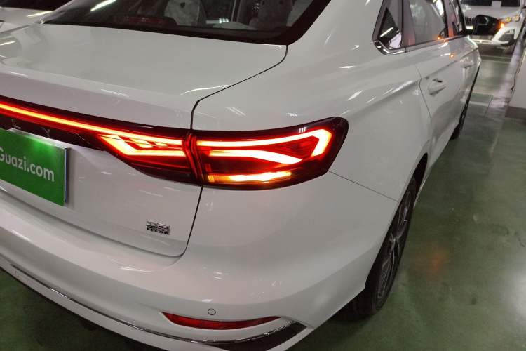 Used Geely Auto Emgrand 2026 Model 4th Generation 4 Millionth Anniversary Edition 1.5L CVT Feiyue Edition Right Rear Taillight