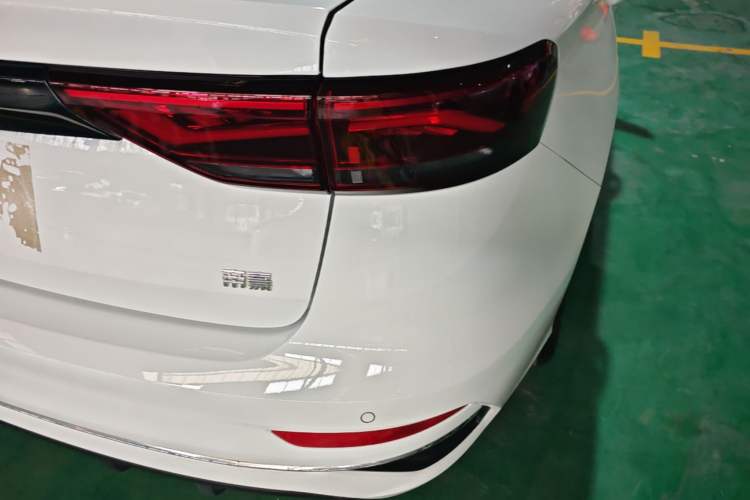 Used Geely Auto Emgrand 2026 Model 4th Generation 4 Millionth Anniversary Edition 1.5L Manual Overdrive Edition Right Rear Taillight