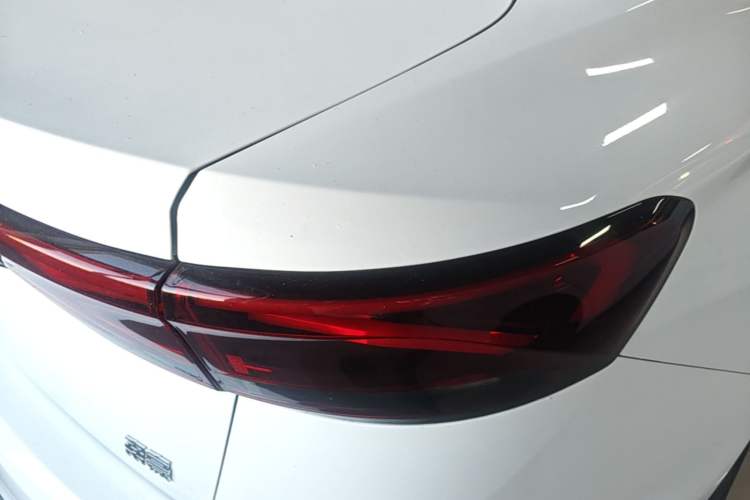 Used Geely Auto Emgrand 2026 Model 4th Generation 4 Millionth Anniversary Edition 1.5L CVT Overdrive Edition Right Rear Taillight