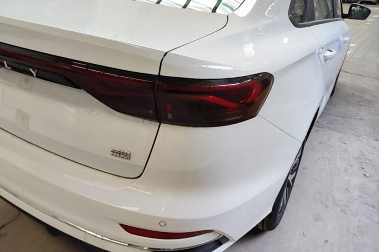Used Geely Auto Emgrand 2026 Model 4th Generation 4 Millionth Anniversary Edition 1.5L CVT Overdrive Edition Right Rear Taillight