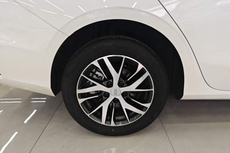 Used Geely Auto Emgrand 2026 Model 4th Generation 4 Millionth Anniversary Edition 1.5L CVT Overdrive Edition Right Rear Wheel Hub