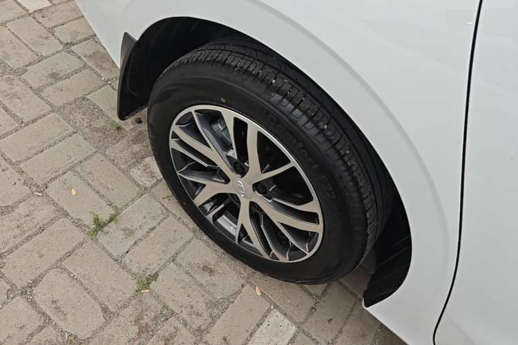 Used Geely Auto Emgrand 2026 Model 4th Generation 4 Millionth Anniversary Model 1.5L CVT Starry Edition Right Rear Wheel Hub