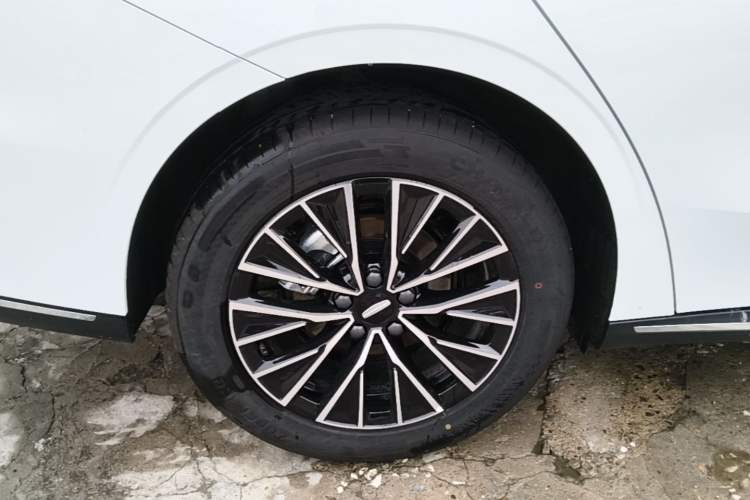 Used Geely Auto Emgrand 2026 Model 5th Generation 1.5L CVT Prestige Edition Right Rear Wheel Hub
