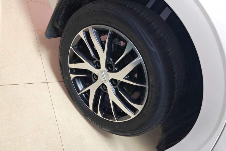 Used Geely Auto Emgrand 2026 Model 4th Generation 4 Millionth Anniversary Edition 1.5L Manual Overdrive Edition Right Rear Wheel Hub