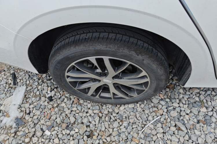 Used Geely Auto Emgrand 2026 Model 4th Generation 4 Millionth Anniversary Edition 1.5L Manual Overdrive Edition Right Rear Wheel Hub