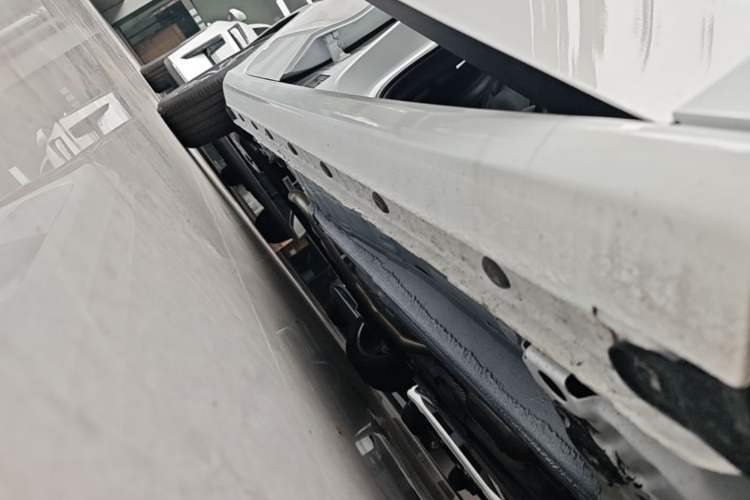 Used Geely Auto Emgrand 2026 Model 4th Generation 4 Millionth Anniversary Edition 1.5L CVT Feiyue Edition Right Side Sill
